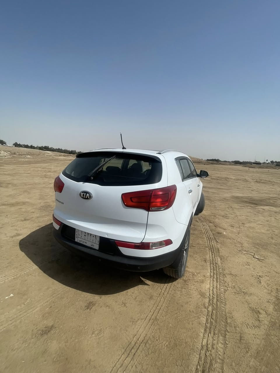 السعر 168$ وبيها مجال 
🚗 كيا سبورتاج 2016 (خليجي) - بحالة ممتازة 🚗
لعشاق النظافة والراحة، سيارة جاهزة ومصروف عليها بالكامل!
• الموديل: 2016 (مواصفات خليجية).
• الحالة العامة: السيارة "خير من الله" وجاهزة للاستخدام فوراً.
• التفاصيل الميكانيكية:
• محرك وكير (جير) مكفولين بشرط الفحص.
• صدر جديد وتخم تاير (إطارات) جديد بالكامل.
• منظومة تبريد جديدة وبطارية جديدة.
• البودي: قطعة واحدة فقط (تبديل باب خلفي جهة اليمين - وكالة).
• الوضع القانوني: سنوية مجددة (غير ساقطة) والتحويل مضمون 100%.
المواصفات الإضافية:
✅ كاميرا خلفية | ✅ سقف بانوراما | ✅ حساسات وقوف | ✅ 6 وسائد هوائية (Airbags).
📞 للتواصل والاستفسار: ***********
