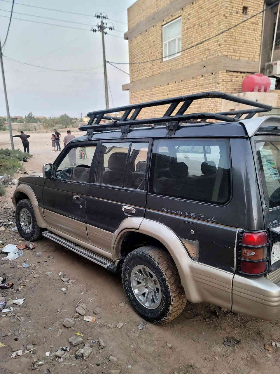 السلام عليكم باجيرو موديل ٢٠٠٠ مكينه كاز السعر ٣٥ وبيه مجال لشراي مكان السياره ***********
