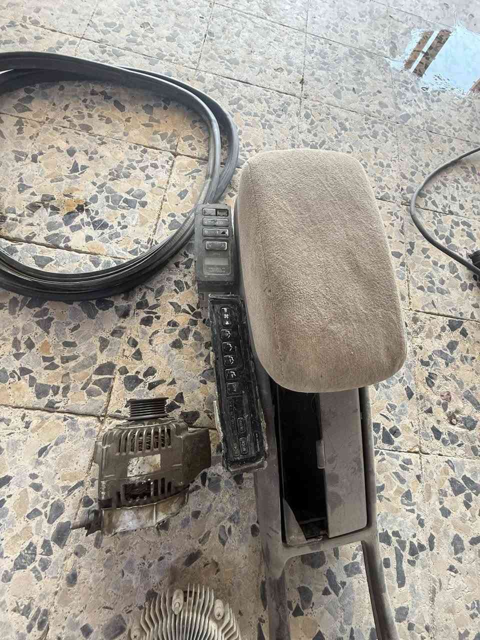 السلام عليكم 
غراض بطه للبيع تحكم تبريد داينمه 120واط ربل جنطه كلج الكبير السعر مناسب ***********نجف
