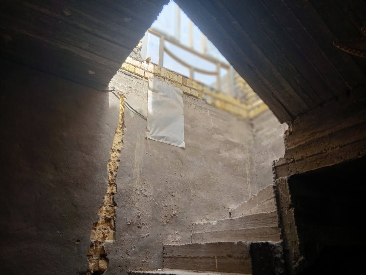 بيت للبيع او مراوس ابو غرق حي المرتضى طابو زراعي مساحته 130  غرفتين وهول حمام داخلي ومطبخ واستقبال بناء جديد كله طابوق وصب كونكريت بيه نواقص لبخ وسيراميك  صب  بيتونه  سعره 40 بيه مجال قليل هذا رقمي ***********
