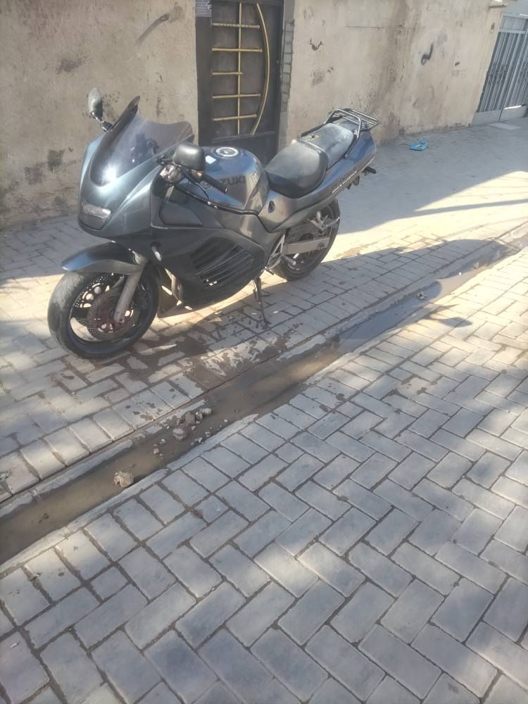 سلام عليكم قرش مكينةcc400 كفالة عامة بيع او مراوس  1650مجال بصيط مكينة وكير مكفولات مكينة خرسة بمعنى الكلمة كهربائيات شرط مملعوب بيهن دراجة بأي وقت نكرة شرط معدل180عدل أوراق أصولي كمرك مدفوع دراجة مرتبة كفراتهة شوي بيهة شخوط موضح بصور مكاني بغداد البياع شرطة الرابعة ***********متواجد بغداد, العراق
