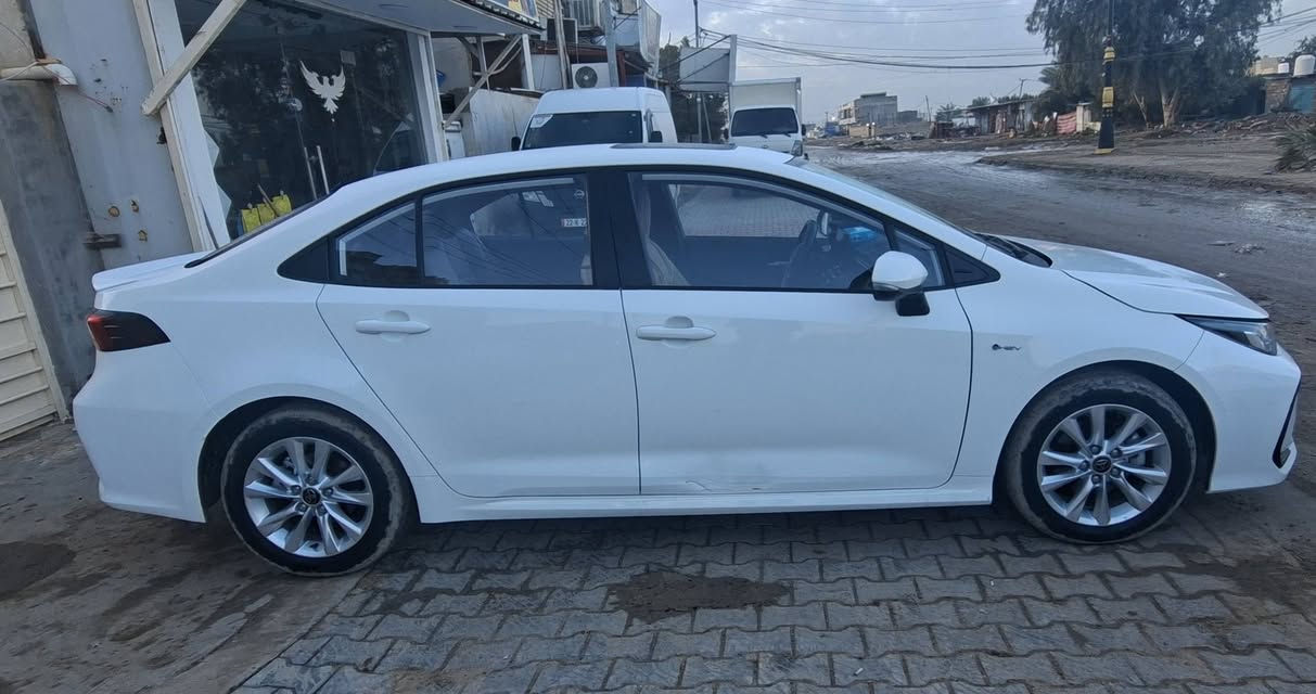 هايبرد موديل ٢٤ رقم اربيل بأسمي
ماشيه ٢٥ الف كيلو 
فول موصفات كلشي بيهه 
مواصفات كامله يعني فول الفول كرسي كهرباء وسبايدر 
بيهه طخه بايسكل بسيطه موضحه والباقي كله مكفول سعرهه ١٤٦ مكاني رمادي ***********  ..ويرهم بغداد اربيل بعد الاتفاق
