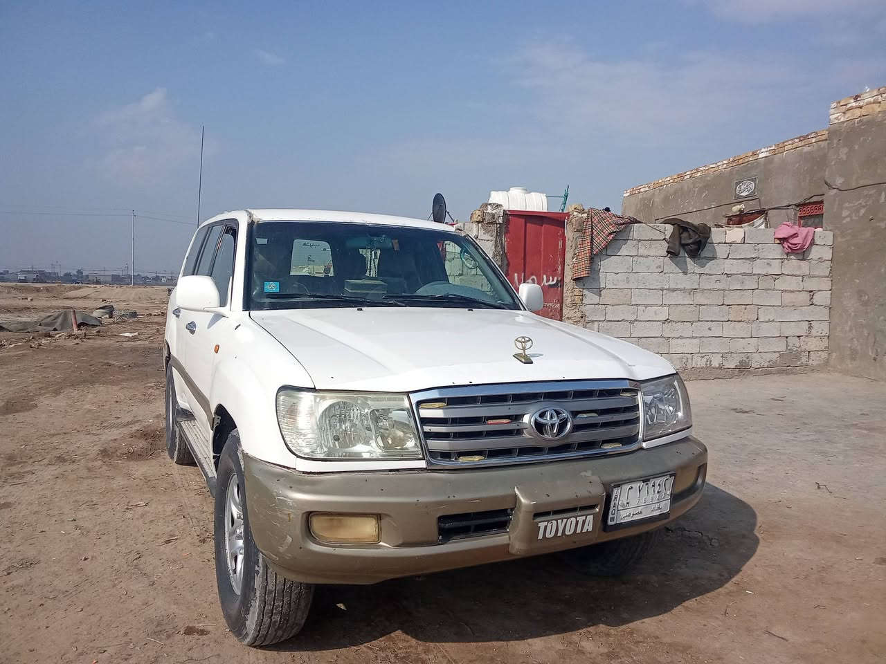 السلام عليكم لاندكروز  موديل 2002 للبيع مكاني ناحية البدير الديوانية  رقمه بغداد سنويه جديدة 2028تحول ثاني يوم مصبوغه للجماليه  محرك كير تواير    سدر  جديده سياره جاهزه تبريد 3قطع   السعر 125 وبيه مجال  الستفسار علئ الرقم   *********** أو مراوس بيكم  حسب الغناعه
