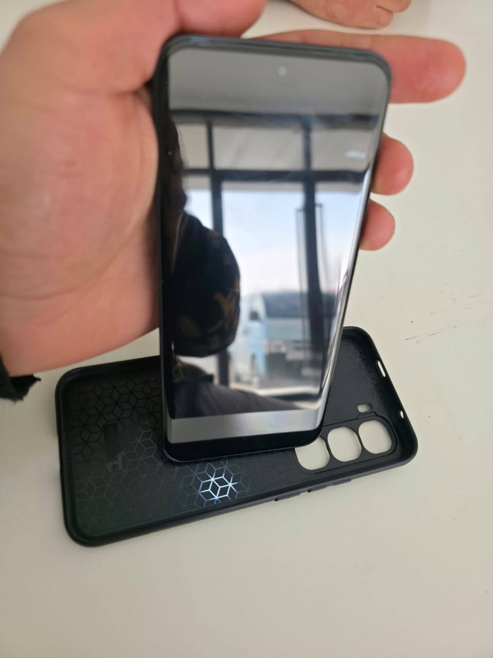 انفنكس HOT 60برو بلاس لونه مميز 
ذاكره 256
جهاز صارله سبوع ممستخدم مجرد شحن واتصال فقط 
جهاز كلش نضيف 
غراضه كامله كلهن باكيته كله موجود 
جهاز أخو جديد 
230 وبي مجال بسييييط ؟
استفسار *********** بي واتساب 
صقلاويه
