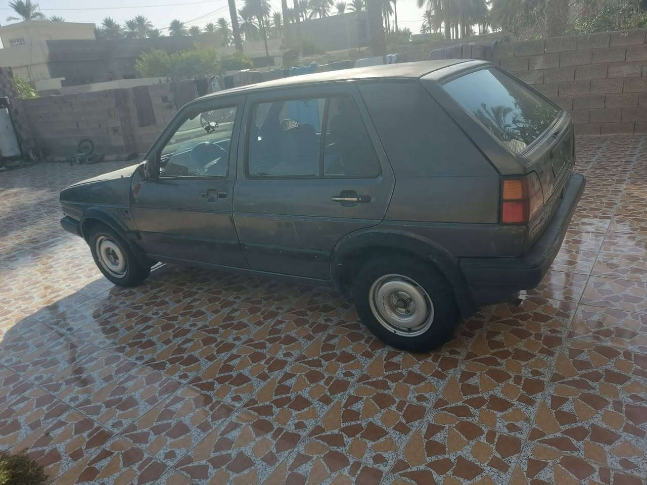 السلام عليكم للبيع السعر 13 وبيه مجال قليل 
كولف موديل 91 
رقم فحص نينوى 
بيه سنويه وكاله 
كير محرك شرط 
صدر نص عمر تايرات نص عمر 
لايت زنون اصلي 
كهربايات كله شغاله 
مكانه صلاح الدين الضلوعيه 
***********

