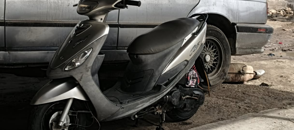 معاكس من الغالي مكان حنه دراجه مفتوح بها فتك***********== سعر 650 وبيها مجال
