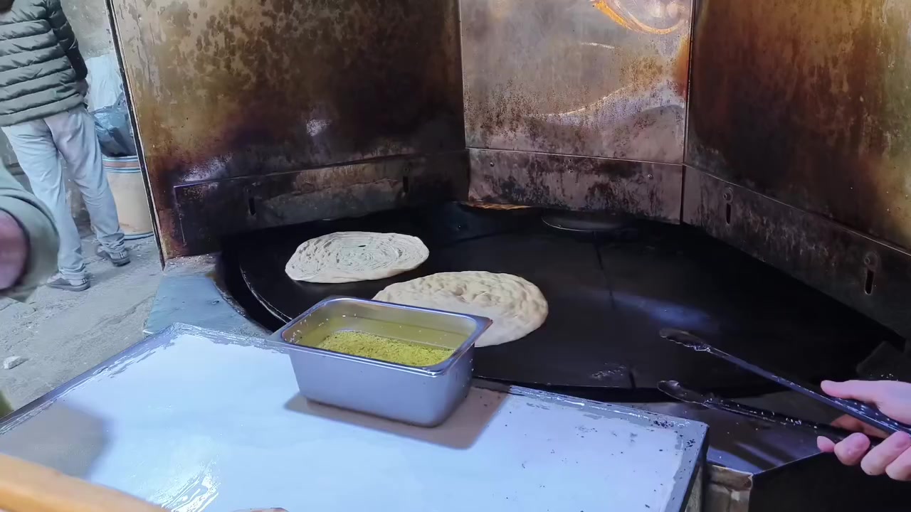 سلام عليكم يوجد لدينا افران ومستلزمات الأفران الدوارة بكافة الأحجام عالية الجودة يوجد ايضاً توصيل بغداد ***********
0750314193
