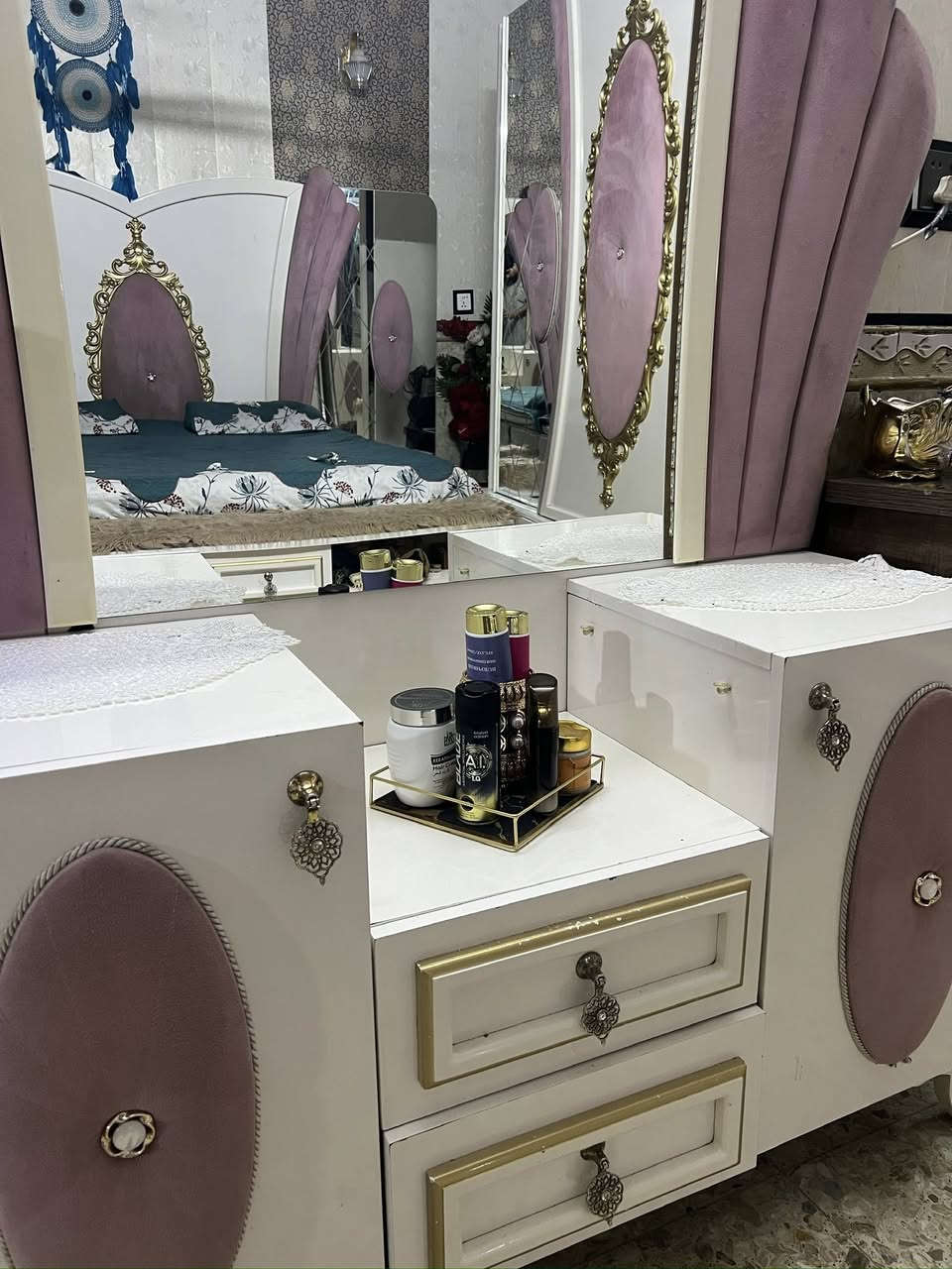 غرفة نوم تركية كاملة ميز ، جرارات ، زاويه ، طابوريه  ، جربايه ، بيبان سحب ، مساحه تخزين جبيره 

السعر : ٧٥٠ الف وبيها مجال بسيط 

مكان الشعب قرب ساحه علاء نجف 
الرقم : ***********
