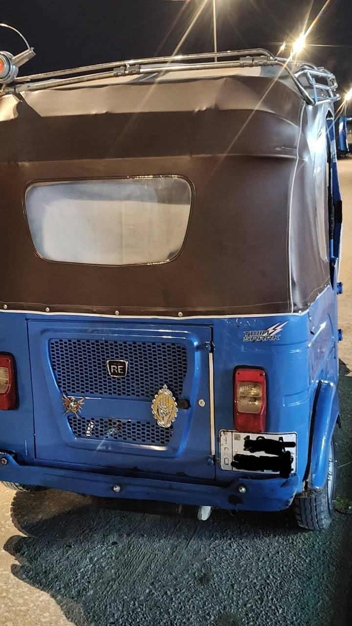 للبيع 21 رقم وسنويه كربلاء 
بيها ضربه يم بك لايت 
مكان نجف 
7600 وبيها مجال 
***********
@إشارة
