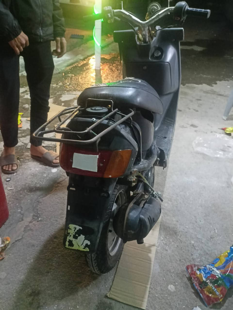 للبيع بزون
سلف شغال 
وايرمنيه كلها شغاله 
السعر 160
***********
