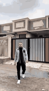 سلام عليكم بسعر مناسب للبيع بيت 200متر جديد صفر مامسكون فول سراميك تبريد مركزي سقوف كله مغربي واجهة فلين تركي بيبان تركي البيت مناقصه اي شي حتا شتايكر صاير  يتكون البيت غرفتين نوم منور صحيات هول ستقبال مطبخ بارد مطبخ حار حوش جبير تواليت خارجي خدمات كامل مي كهرب تبليط عنوان حي بدر فرع خدمات هشام 5فرع من السيدين
***********
