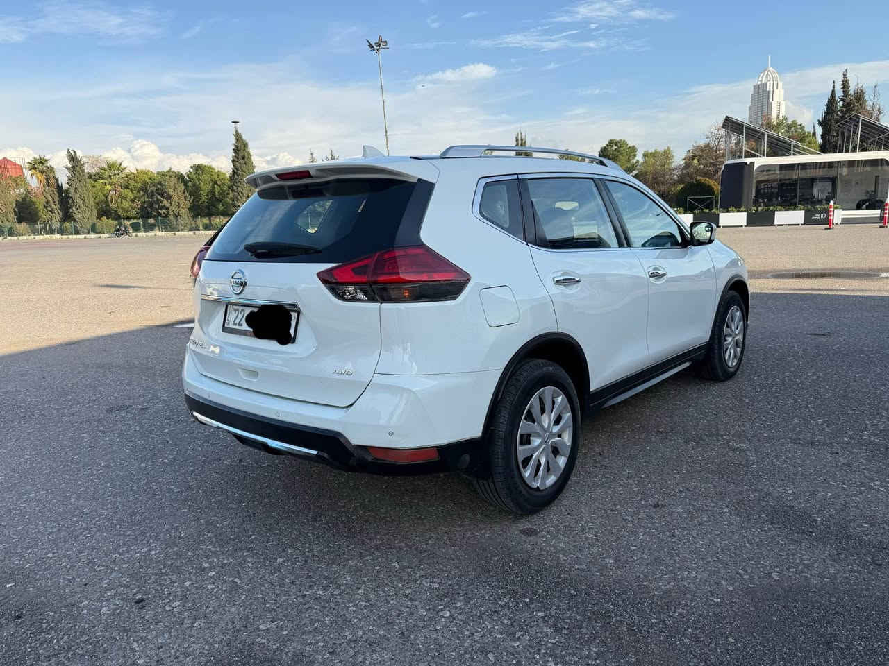 نیسان رۆگ مۆدیل 2017 مواسفات S  awd بێ دەعم بێ لێدران تەنها دووبست بەینی دەرگاو چاملغی پشتەوە سبوخە هەموو شتێكی لەسەر بلادی شەریكەیە هەموو شتێكی نوێ یە   سعری 142$ كەمێك مجال  ناو نیشان هەولێر 
Whats app      Viber     Telegram 
0751 4039383       0750 4481312 أربيل, العراق
