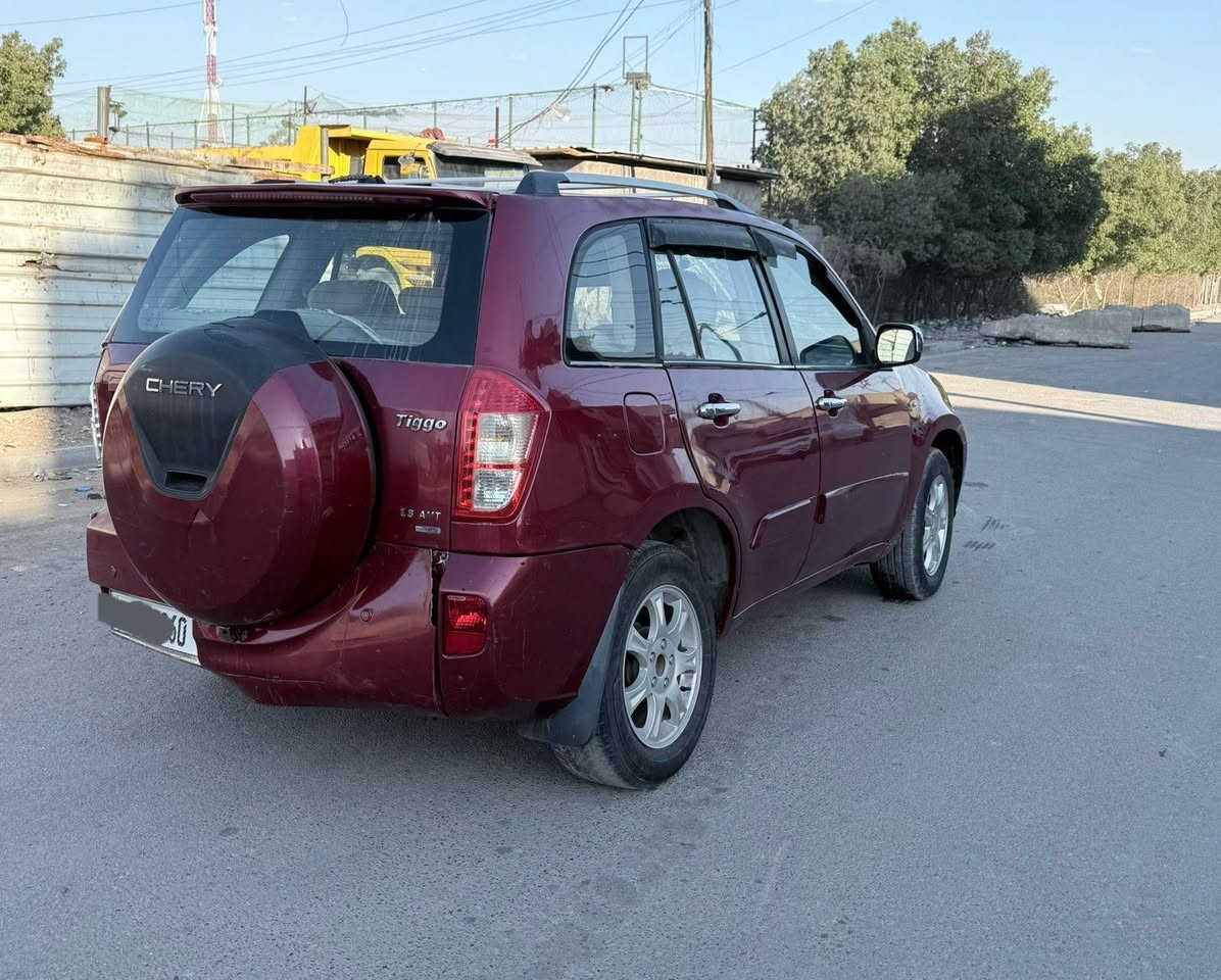 السلام عليكم اخوان للبيع تيكو موديل 2013 رقم الدولي بسمي شرط تحويل رقم ونسويه وهزه كله جديد سياره كير محرك داخل ميكانيك كله شغال سياره بيها حادث وبيعها على حادثه السعر مناسب لشراي للاتصال بل رقم *********** مكان السياره بغداد
