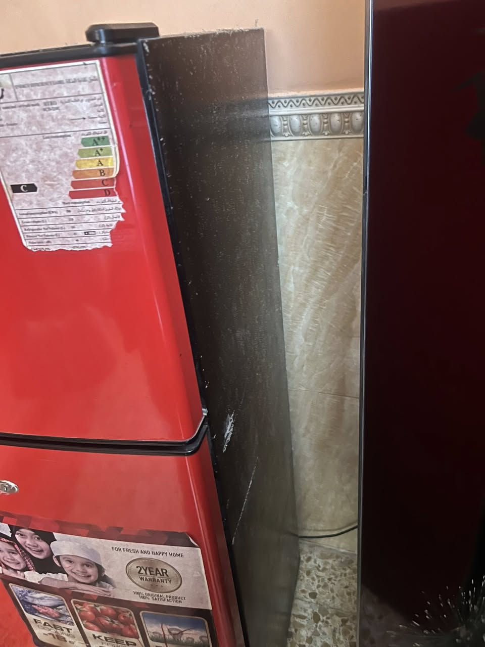ثلاجه للبيع بعده الجيس مالته بيه جديدة مستعمله قليل ***********
