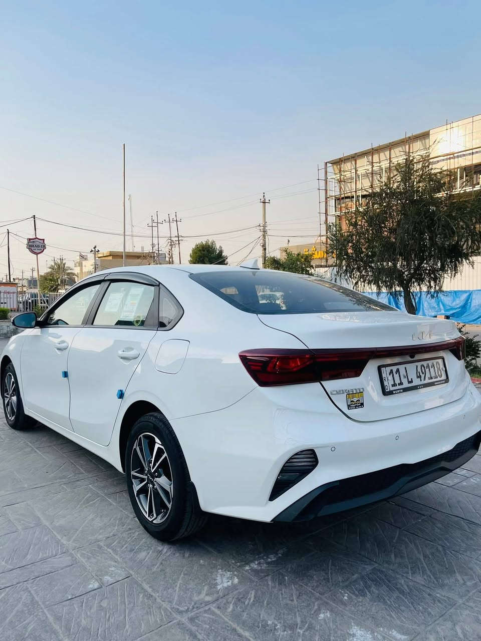 سيراتو موديل ٢٤ كفاله عامه 
ماشيه ٢٣ مكينه ٢٠٠٠  باسمي 
السياره مصروف عليه دوشمه كامله 
مكان السياره بغداد للاستفسار *********** متواجد وات ساب
