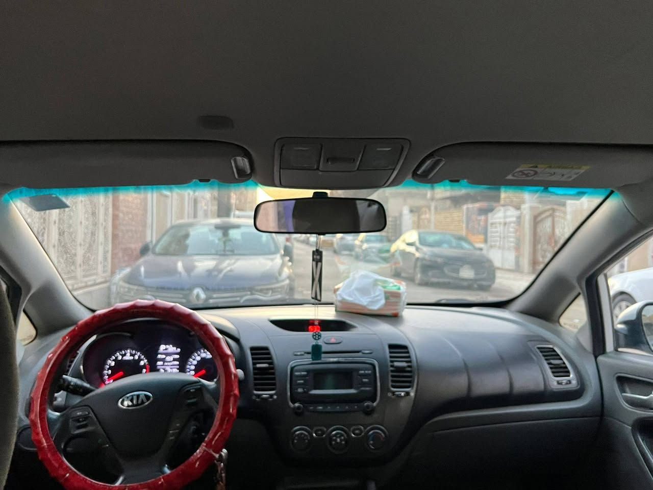 سلام عليكم من رخصه مدير الكروب المحترم كيا سيراتو 2018 خليجي مكفوله نصف فول تحكم ستيرن مري شفط ابيض صدفي سياره ماشيه 54 كيلو متر سياره جديده بل خير عل ياخذه
عنوان الشعب السريدات *********** السعر ١٣٥و بيها مجال قليل بغداد, العراق
