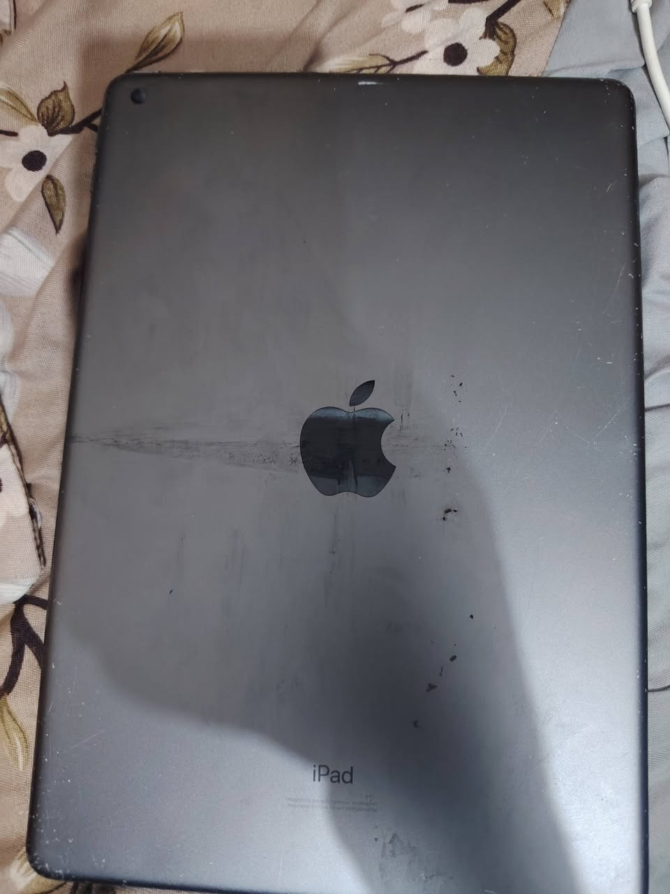 ايباد 7 البيع  عاطل كدامك خلي عشحن ويطفاء  سعر 55
***********
