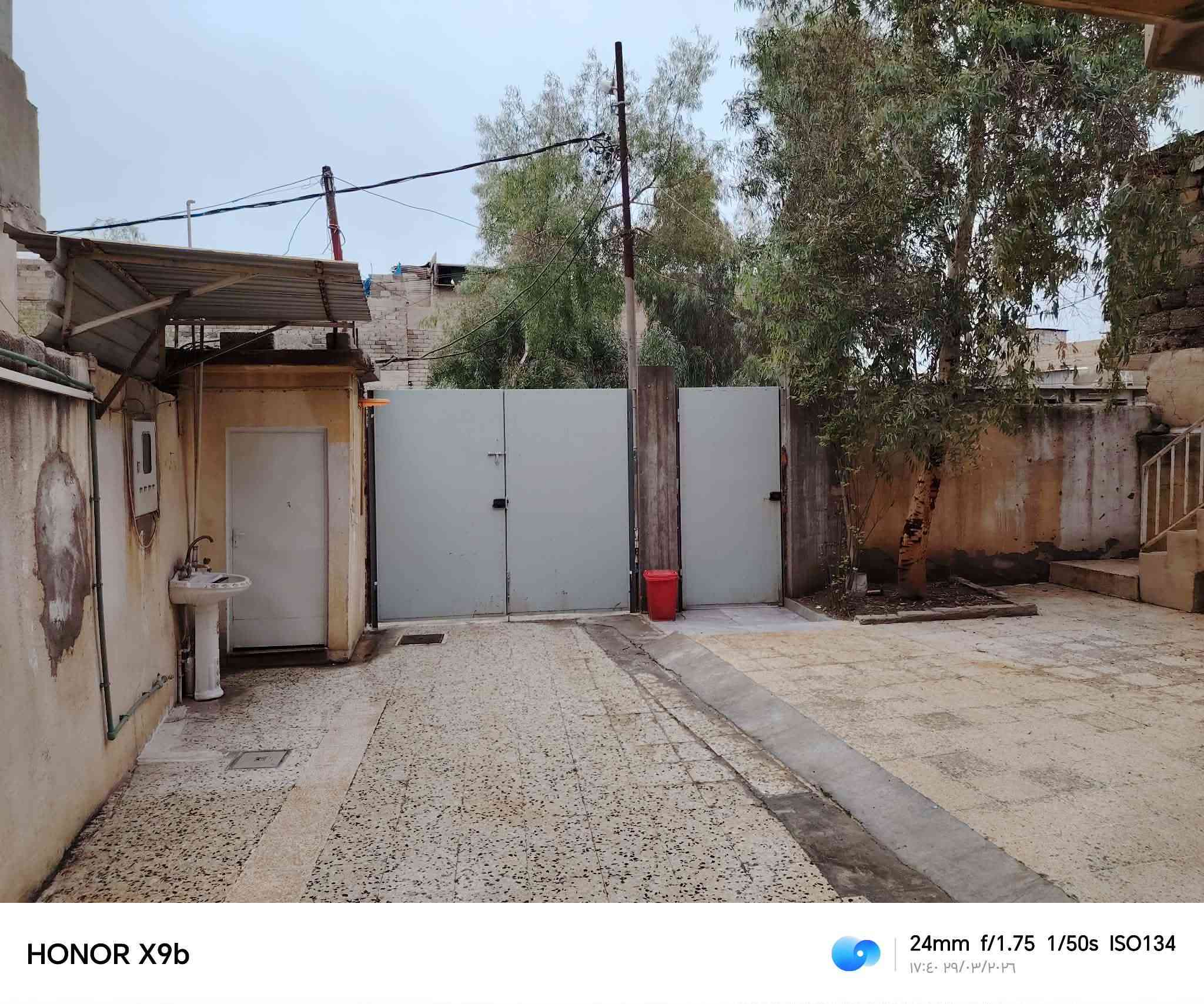 بيت للبيع موصل جانب الأيمن موصل الجديدة شارع بغداد قرب مطعم الجندول
 مساحة 225 واجه 10 عمق 22 ونص البيت طابقين 
 درج داخل خارج كراج جبير يسع 3 سيارات
 يتكون من 5 غرف نوم  مطبخ 2 هول 2 حمام 2 واستقبال ومنور. L صاحبو الشرعي موجود 
السعر 115 وبي مجال بصيط   سند طابو ملك صرف  سند 2023 بسم شخص واحد فقط اي ستفسار ع خاص


**إذا كنت صاحب هذا الإعلان وتريد حذفه لأي سبب، رجاءا أرسل رسالة إلى الدعم الفني**
