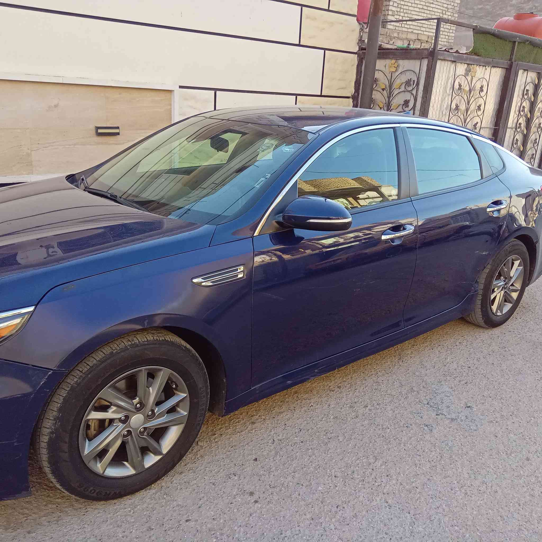 سلام عليكم
اوبتيما للبيع 
موديل 2019
رقم اربيل
محرك كير خير من الله
مواصفات السياره 
لد امامي حاجب
تبريد ثلج تتفه
حساسات أماميه خلفيه جانبيه 
حساسات مري تنبيه
كامره خلفيه دواره 
اسبير جديد 
جك ويل فلينه جدد
سياره نضيفه 
سياره القماره بيه شكم حولبه
سياره وارد امريكي 
صور حادثه بل منشور
شاصي لغد كفاله
تحكمات ستيرن 
سعر السياره/125 وبيه مجال 
مكان السياره/بغداد الكماليه 
الاتصال على هاذه الرقم/***********
