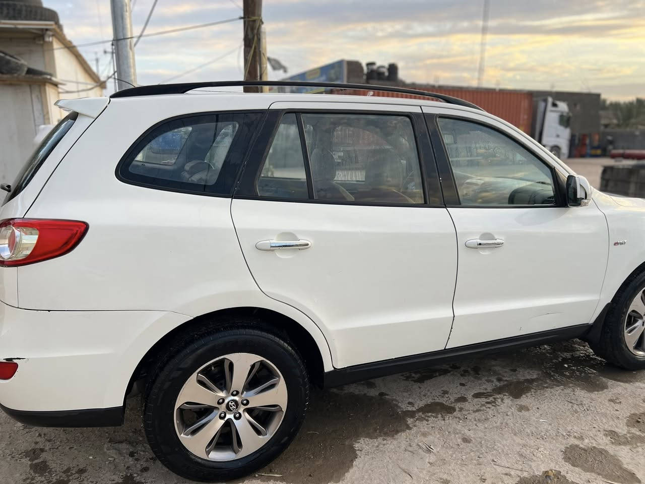 للبيع سنتافي 2012
📍 رقم بغداد / السيارة باسمي
🔁 شرط التحويل
🚗 حادثها: تبديل بابين عكس السايق 
وبيها مكان بارد بخشم الجاملغ الامامي جهة السايق
⚙️ المحرك والكير: خير من الله
🔧 6 سلندر
🚙 دفع رباعي
✨ فول مواصفات: بصمة – فتحة سقف – كاميرا خلفية
📌 مكان السيارة: بابل – الحصوة

السعر: 145$  📞 رقم الهاتف: ***********
