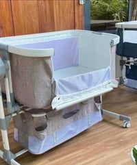 كركيوت طفل • شبه جديد • يفتح من الأم