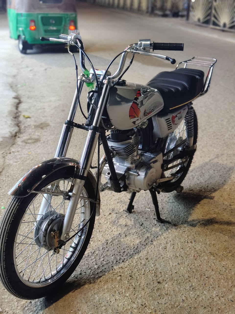 سلام عليكم دراجه سكنر مكينه انتنس صاله 20يوم ثاني تبديله دهن لمو شراي لا يتعبني لتواصل عله هاذ رقم ***********
