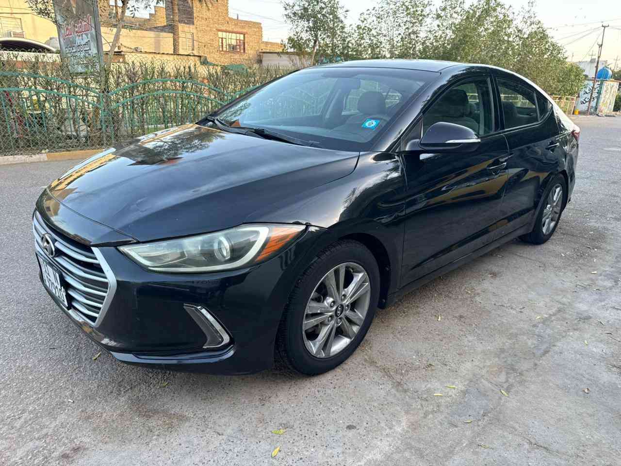 السلام عليكم
الانترا 2018 وارد امريكي  نص فول مواصفات se المعروفة
حادثها ربع البنيد ومصلح نفسه  (حادث امريكا موجود بالصور )
السيارة ليبل واحد ما مبدل منها اي قطعة 
لغود شواصي سليم 
كير محرك تبريد مكفول 
ومشدوده الها منظومة غاز اصلية تريد تشيلها تبقيها بكيفك 
بيها بارد بالجاملغ الخلفي صار 

السعر 124 وبيها مجال بسيط
اي استفسار ***********

