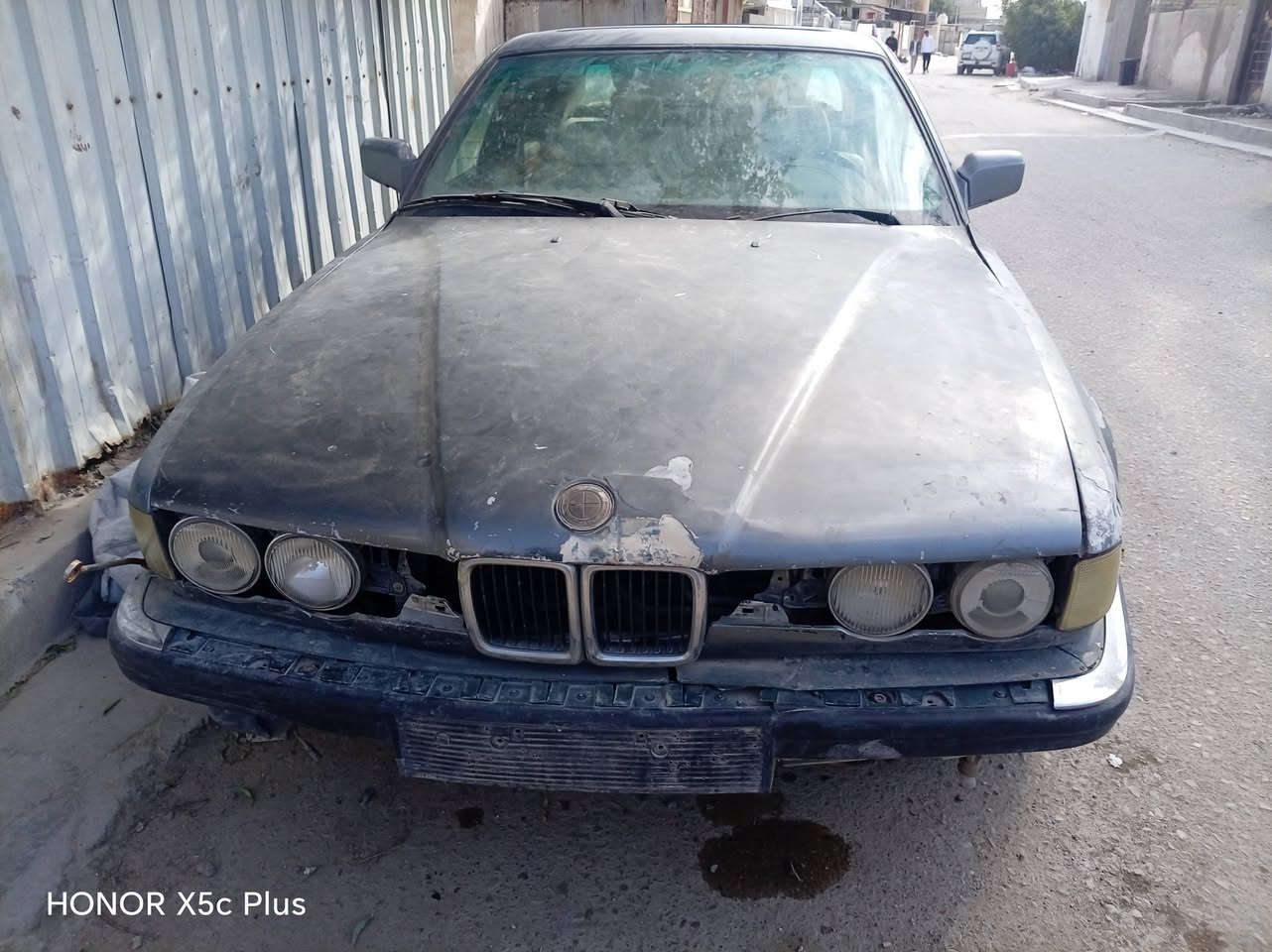 السلام عليكم من رخصة الاخوة الادمنية بي ام 735للبيع بدون ارقام المكينة ممتازة الكير كايم السيارة كاملة تريد اي شي للبيع الداخل اوف وايت الكان بغداد ***********
