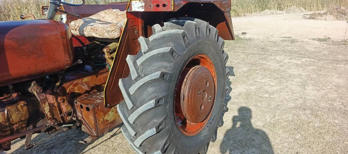 السلام عليكم للبيع مكينه عنتر موديل88مكينه بلاد وضع شركه تخم تاير جديد توني شاده محرك كير اكسن هودرليك مكفول كشر بلاد وضع شركه مكان بابل جبله قرب الخط السريع***********
