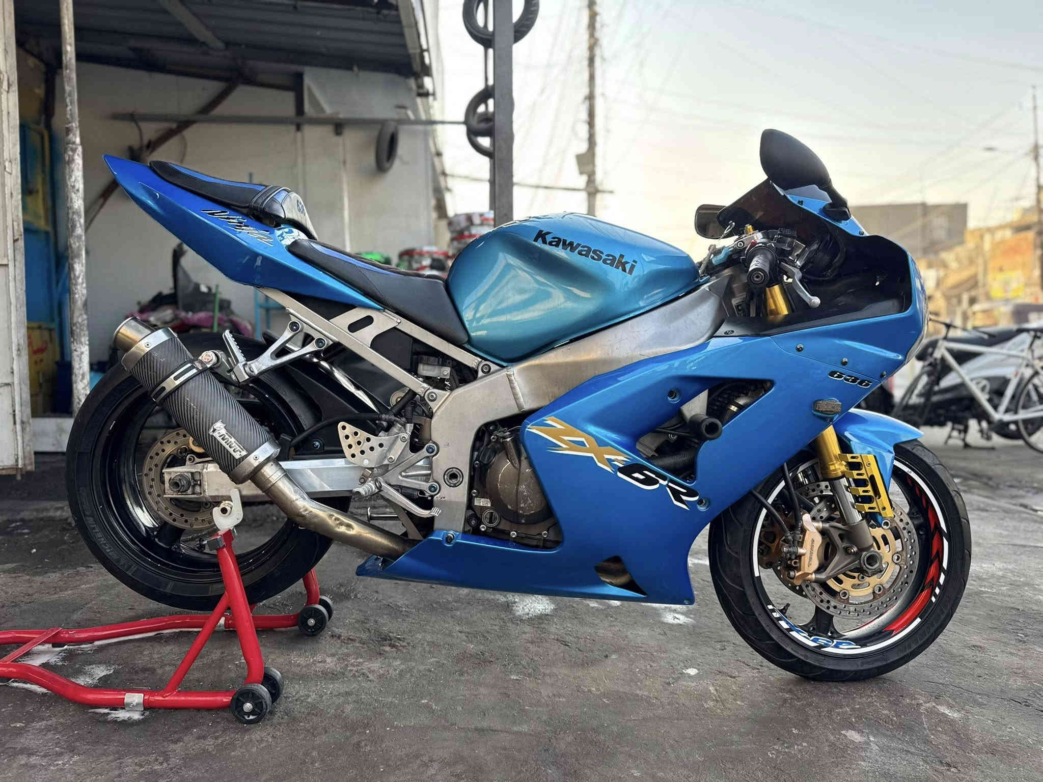 السلام عليكم كاوسكي 2004 636 
دراجة خير من الله نكرة بكل وقت دراجة مناقصها ايشي تنكر وتطلع عليها زوج تايرات مشلن صالنصة مايف كشنات مدوشمة

ب 31 وبيها مجال 

مكاني زعفرانية 

***********
