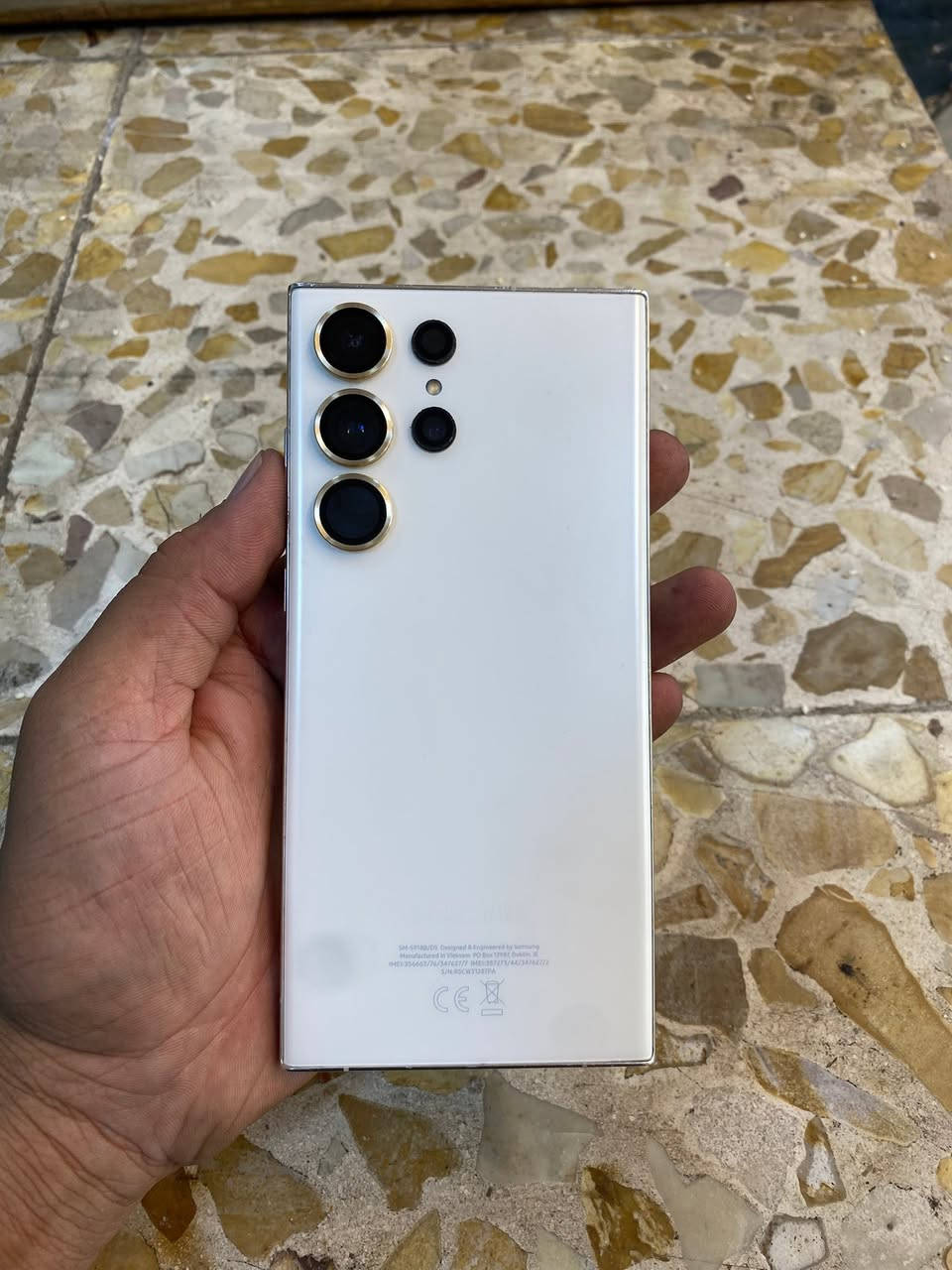 سلام عليكم
جهاز 
S23 Ultra 
ذاكره 256
شرق اوسط عربي جهاز كلش نضيف 
سعره 850 بي مجال 
تواصل واتساب ***********
