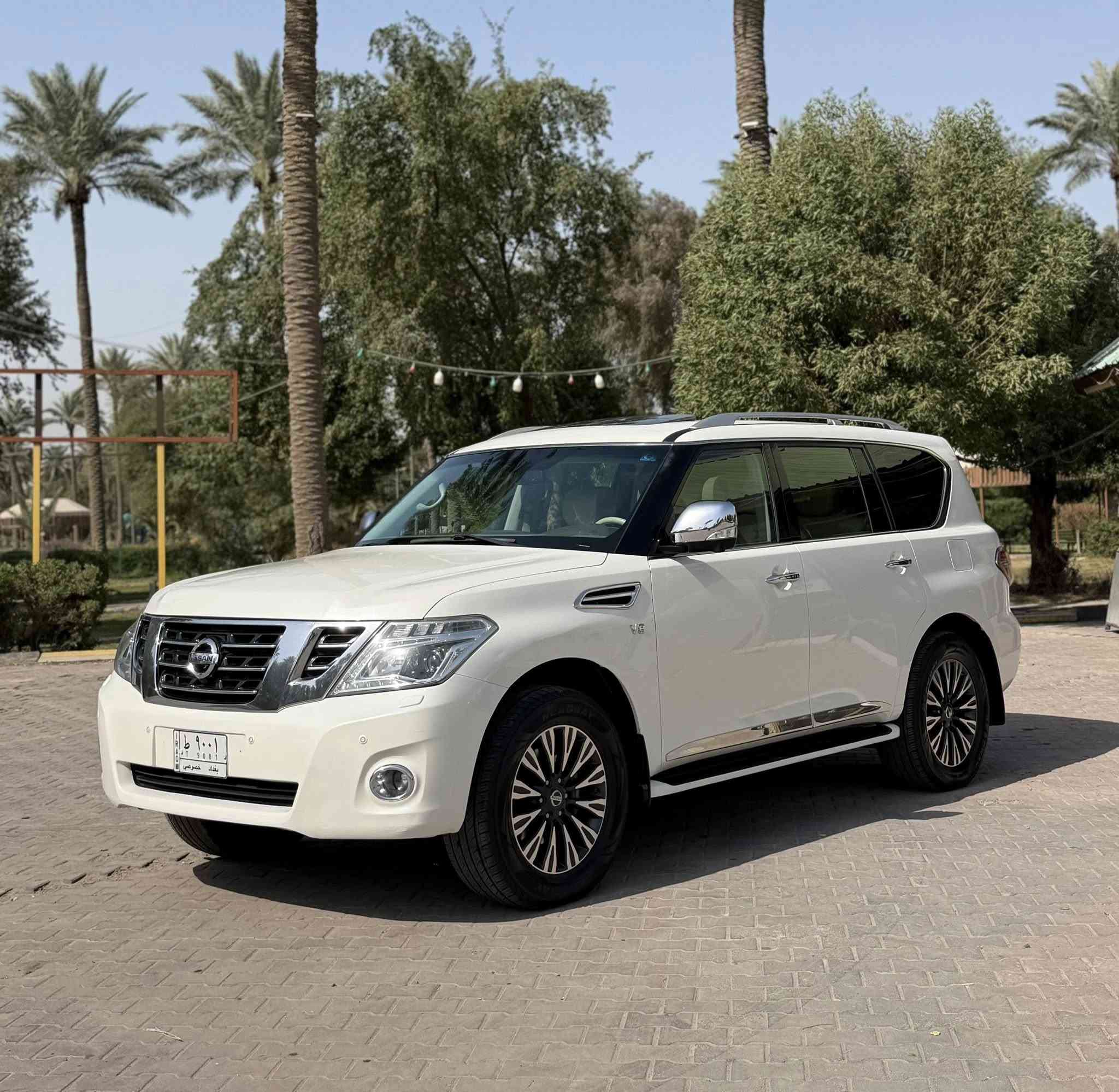 السلام عليكم
نيسان باترول بلاتينيوم 
موديل : 2014 
ماشية : 130000 Km
المواصفات 
فتحة 
بصمة 
بصمة ابواب
صندوك كهرباء 
شاشة 
شاشات خلفية 
كاميرات 360 درجة 
كشنات جلد 
كشنات كهرباء 
كشنات تدفئة + تبريد 
 7 راكب 
 3 قطع تبريد 
صاجات 
فور ويل 4*4 
تحكم ستيرن جهتين 
كروز سرعة 
ستيرن كهرباء 
ماوس 
سستم صوت سماعات 
لايت زنون 
بلوجكتور 
لد امامي 
بك لايت لد 
مري شفط كهرباء 
حساسات امامية + خلفية
المكينة 8 سلندر  5600 
المكينة الصغيرة المرغوبة 
(رقم بغداد الجديد مشروع وطني بأسمي )
السعر  : 285 وبيها مجال 
ملاحظة: السيارة خليجي مكفولة . 
ملاحظة: السيارة تنباع برقم عادي )
العنوان بغداد الكاظمية قرب مرور الكاظمية معارض جكوك معرض الرحمن . 
للاستفسار 
عبدالرحمن 
 *********** 
 ***********
