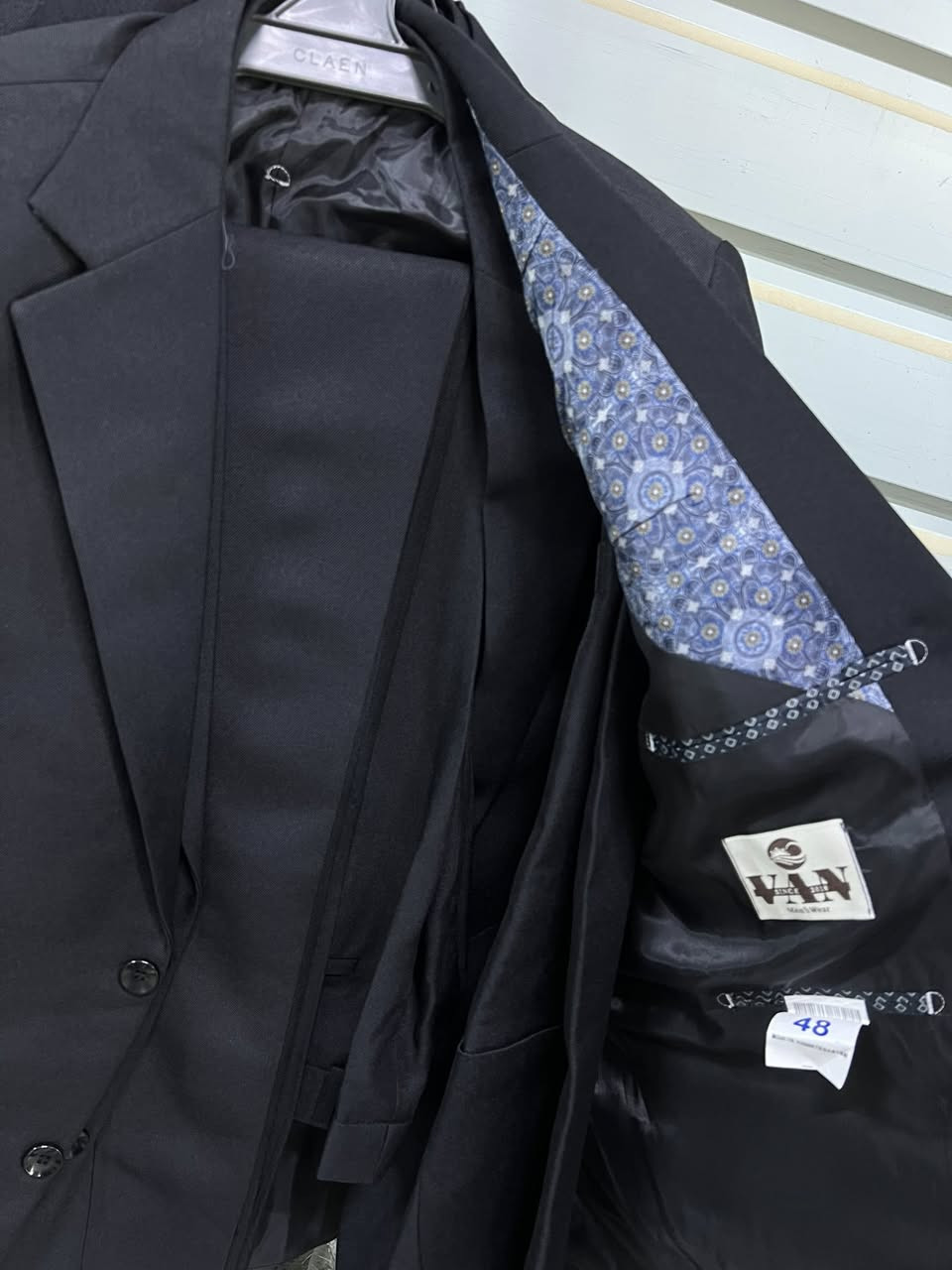 سلام عليكم  اني مندوب اشتغل بشركة توصيل والشركة والعميل خسروني هذا الطلب ستر رجالية عدد ٢٤ قطعة واكو بيهن ويا بنطرون بدلة كاملة اذا اكو احد يشتريهن جملة بنص سعر خل يتواصل وياي وبخدمتة


**إذا كنت صاحب هذا الإعلان وتريد حذفه لأي سبب، رجاءا أرسل رسالة إلى الدعم الفني**