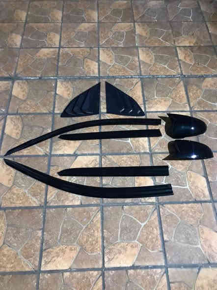 كماليات توسان ترهم من موديل 16 لموديل 20 
دوسات 
دفيوزر امامي خلفي 
مطريات 
كفر مرايه 
كفر مثلث خلفي 
شباك امامي 
سيباية قماره ( ترايش عدد 2 ) 
امانة الله كولهن نضيفات خوات الجدد 
السعر قيم باللي يرضي الله وتعال خذهم بس لتكسر بيهم 
مكانهن بغداد الجديده 
***********
