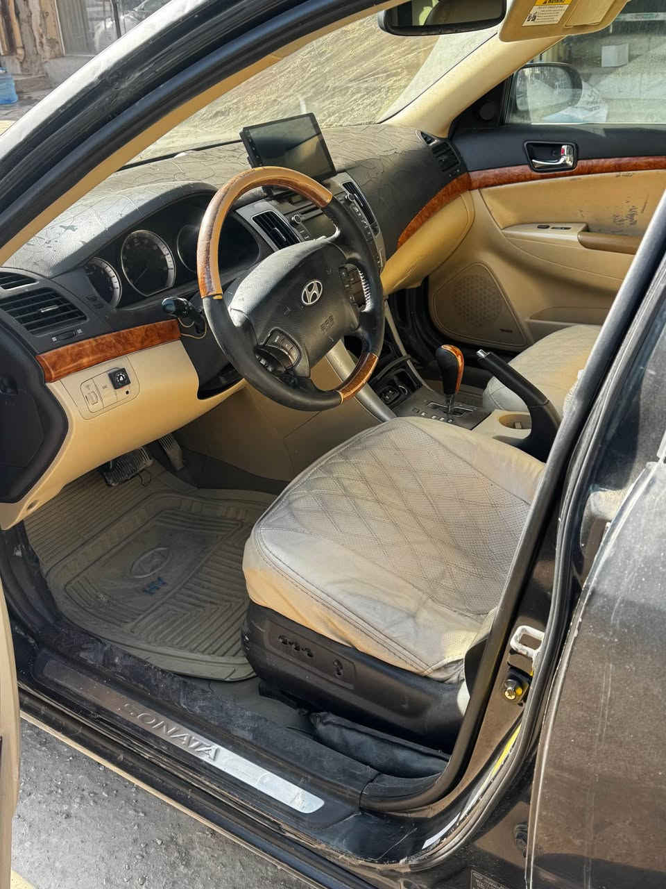 سوناتا. مديل 2009 فول لمتت 
مكينه سته سندر  3300
وارد أمريكي  ضرر  جنطه  مدون حوض 
مكينه وكير حداديه تبريد تفئه   كله فول جديد
رقم بغداد كليزي بسمي. سنويه ل 2030
مكاني سياره بابل حله  مركز مدينه 
سعر 95         *********** حلة, بابل
