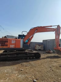 حفارة هيتاشي • 210H • ٢٠١٣