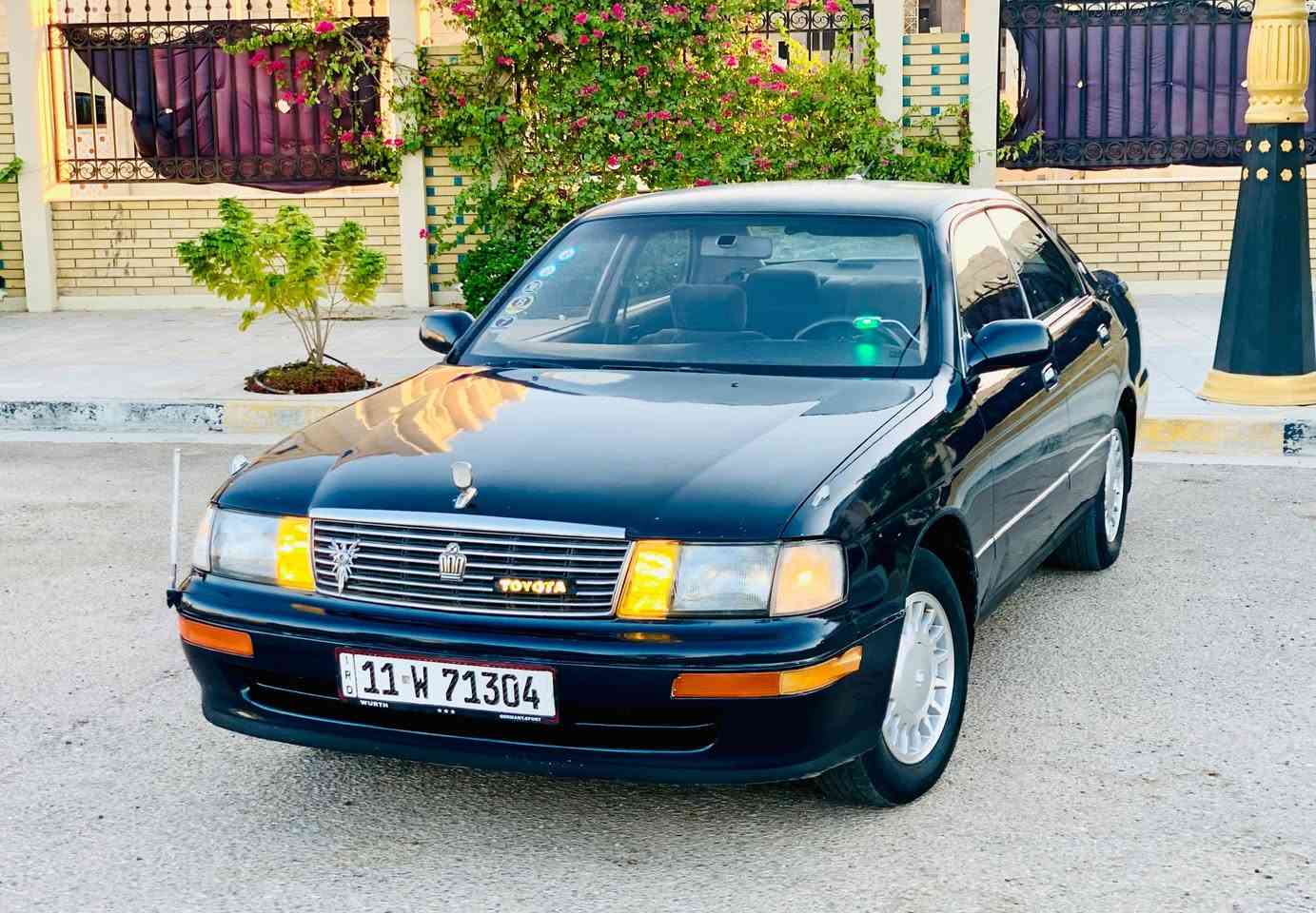 السلام عليكم ورحمة الله 
للبيع بطه متصل موديل 1993 رقم بغداد انكليزي تحويل مباشر سنويه مجدده لل2030  گير ومكينه 2500 شرط حاويه جدد السياره كفالة عامه حتى من الخياس 
وجديده بمعنى الكلمه من دواخل تخم تاير حداديه اسفنج كهربائيات كلها شغاله شرط التبريد ثلج منظومه كلها جديده ويل جديد سنتر لوك جام كله شغال شاشه جبيره ادامه كامله جديده مال جناي السياره احلا من الصور 
مكان السيارة كربلاء السعر 55 وبيها مجال 
للاتصال….***********
