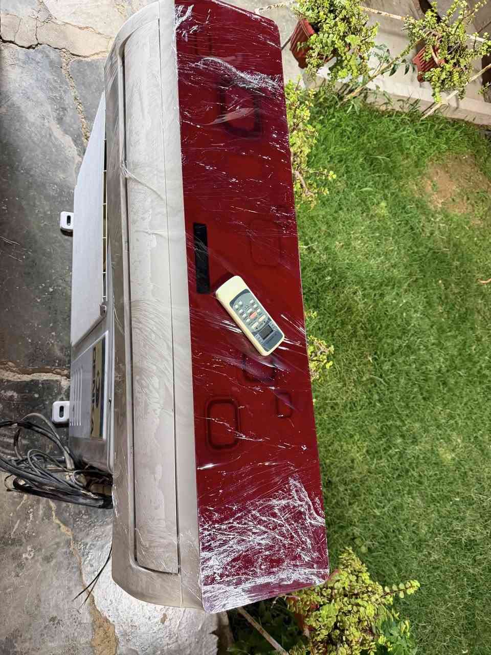 للبيع سبلت ٢طن نوع دنگه بلازمه موديل حديث مشتغل موسم واحد فقط السعر ٣٧٥ وبي مجال ***********
