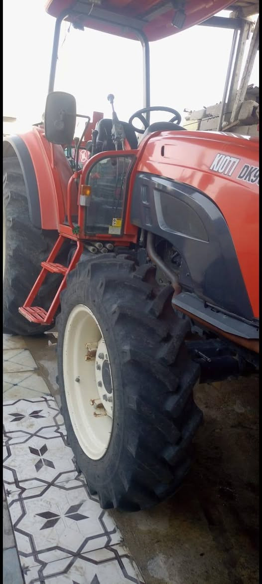 سلام عليكم مكينه البيع الحجم 91 معه فدان حجم عشره اربعه سجج *********** ميسان العزير
