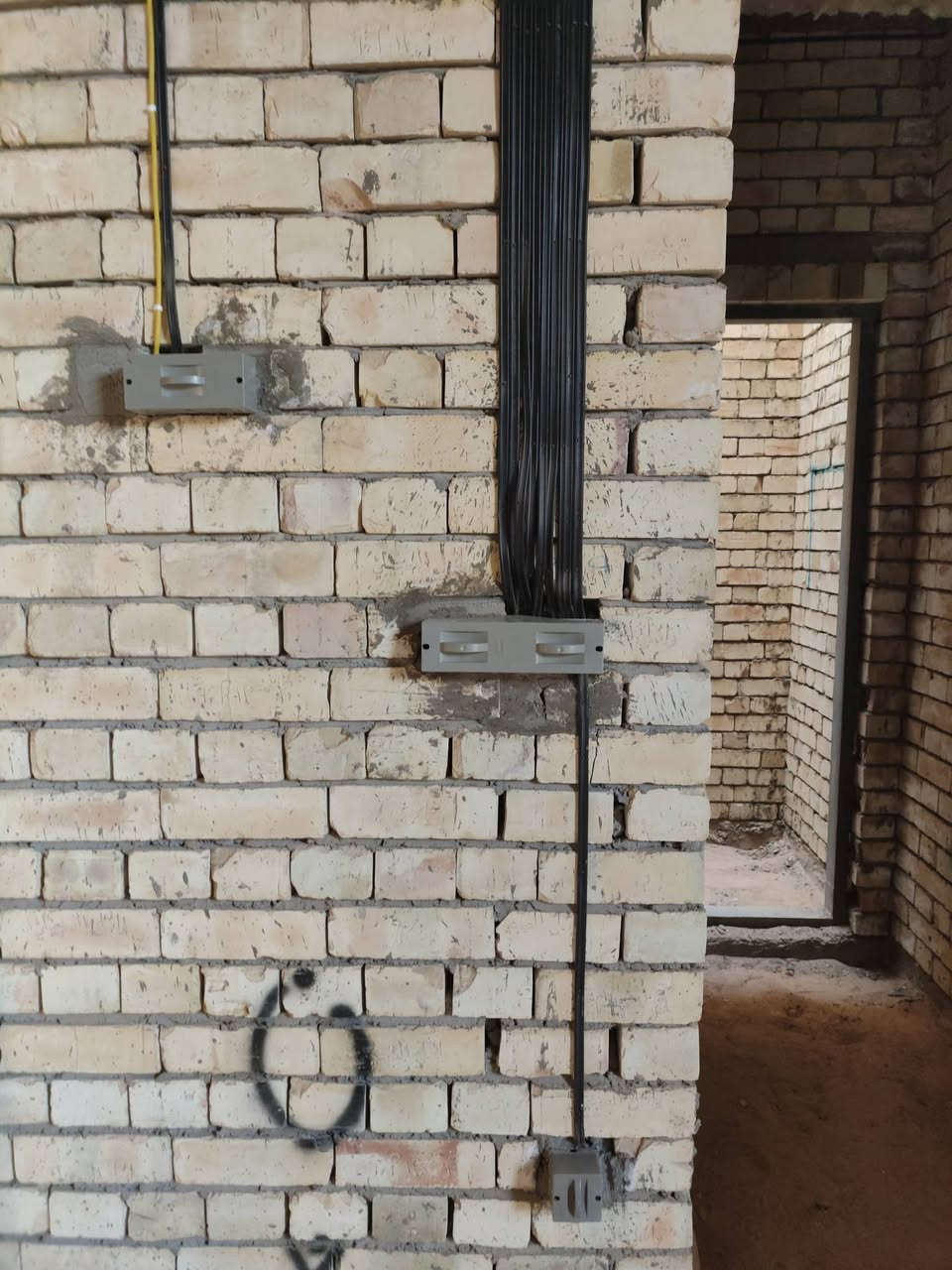🏡 كل تأسيس متقن هو بداية منزل آمن ومريح لسنوات طويلة.
تم بحمد الله تنفيذ تأسيس كهربائي متكامل لمنزل بمساحة ٢٠٠ م² مكوّن من طابقين، مع الالتزام بأعلى معايير الدقة والجودة.
🔹 التأسيس باستخدام أسلاك سيمنز الفنار لضمان الاعتمادية والأمان. 🔹 تنفيذ منظومة كاميرات مراقبة (٥ كاميرات). 🔹 تنفيذ منظومة إنترنت بتوزيع احترافي يضمن أفضل أداء واستقرار. 🔹 تنفيذ جميع الأعمال بدقة واهتمام بأدق التفاصيل لضمان أفضل نتيجة.
⚡ تنفيذ كادر الماستر للتأسيسات الكهربائية وبوردات السيطرة.
نسأل الله أن ينال عملنا رضاكم، وثقتكم هي الدافع لتقديم الأفضل دائماً.
📞 للاستفسار والحجز: ***********
