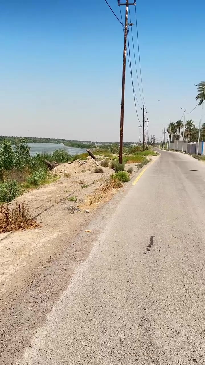 سلام عليكم دونم طابو صرف للبيع العنوان المدائن شارع سيد علي وجه سدة مع شاطية الاستفسار ***********
