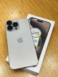 آيفون ١٥ برو ماكس ٢٥٦ • بطارية ٩٣٪ • خدوش بالشاشة