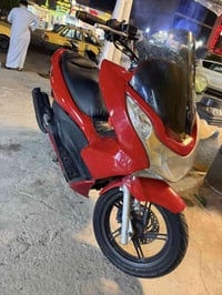 بيسي اكس حجم  المحرك 150 سعر 850وبيها مجال  استفسار 07776877795