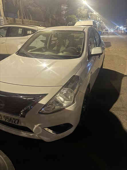 السلام عليكم نيسان سني هندي مديل 2024 بليتة زركة مكفولة كفالة عامة سيارة نضيفة كلش مابيها سي غير رصعة فقط ب الباب ماشية 50 الف كيلو *********** السعر 129 وبيها مجال قليل كلش
