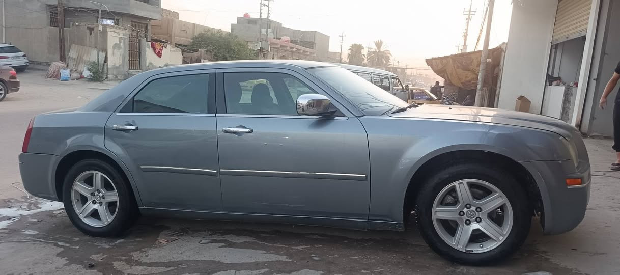 سلام عليكم اوباما للبيع 2007 لسيارة جهازه من كولشي ضرار جاملغ خلفي بي طخه قليل مصبوغة عام لجماليه العنوان بابل لسعر ٧٨بيها مجال ***********
