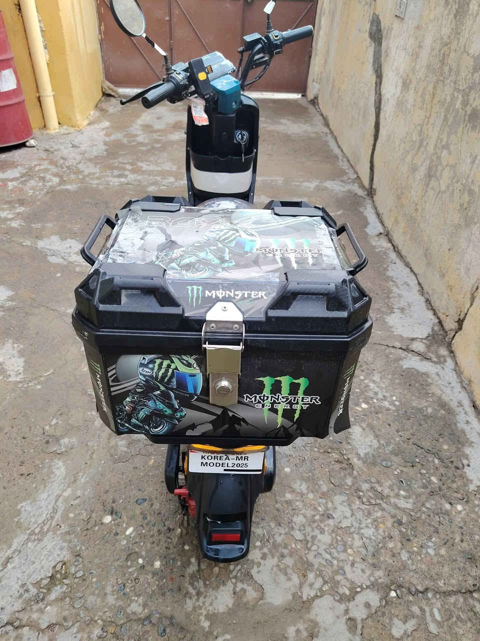 السلام عليكم اخوان ماطور نضافتو 100 من 100 جديد ماطور كلشي ماعوزو شي كدام العين السعر 450 العنوان موصل ***********
