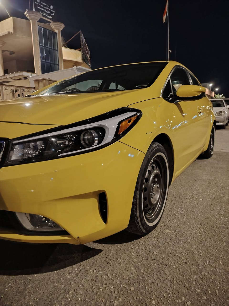 السلام عليكم كيا فورتي موديل ١٧ رقم بغداد دولي باسمي كير مامفتوح محرك مفتوح مابي اي مشاكل لا تبخير ولا تنقيص حداديه تبريد خير من الله سونار وصور الحادث بالمنشور بدون دواخل بدون شواصي بدون ايرباك مكان السياره كربلاء تفاصيل أكثر عن السياره الاتصال على الرقم *********** السعر ١١٧
