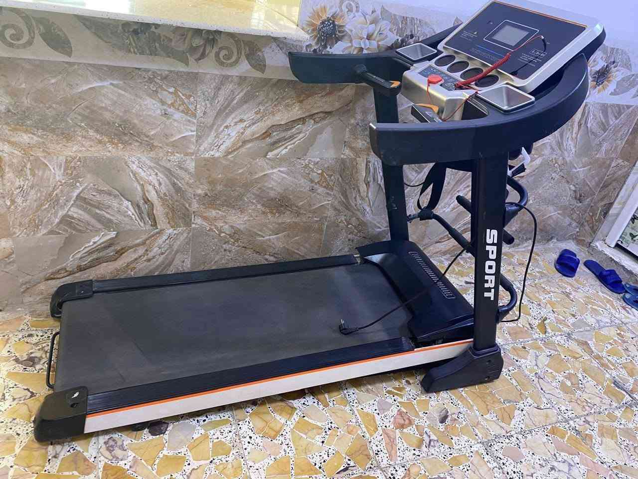 للبيع جهاز جري كهربائي
* يتحمل وزن حتى 120 كغم.
* مزود بـ جهاز حزام هزاز.
* الجهاز يعمل، لكن توجد مشكلة كهربائية حساس او غير شي يباع على وضعه الحالي
* السعر النهائي: 125,000 الف 
للاستفسار ||***********
