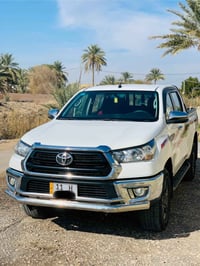 بيكم تيوتا موديل 22 رقم بغداد ماشيه 52 الف سياره جديده وخير من الله 07...