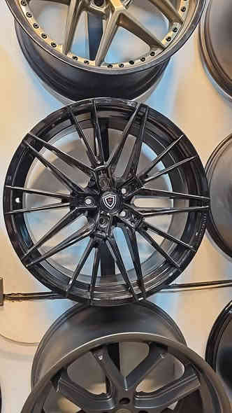 السلام عليكم 
ويلات حجم ٢٠ رياضيه 
تو سايز فورجد 
ينشد جارجر و جالنجر موستانك 
احمد ورمزي شارع فلسطين 
احمد ورمزي مجمع المشن 
***********
***********
***********
